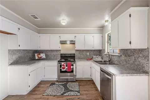 3908 Sioux, Bryan, TX 77802 photo 7