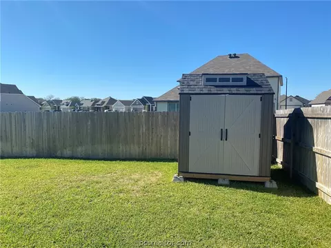 2103 Markley Dr, Bryan, TX 77807 photo 3