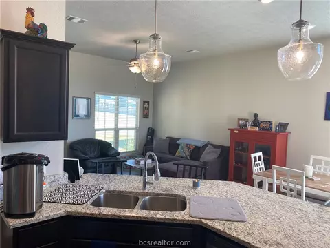 2103 Markley Dr, Bryan, TX 77807 photo 8