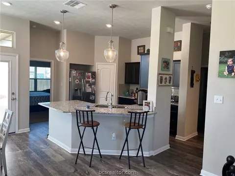 2103 Markley Dr, Bryan, TX 77807 photo 7
