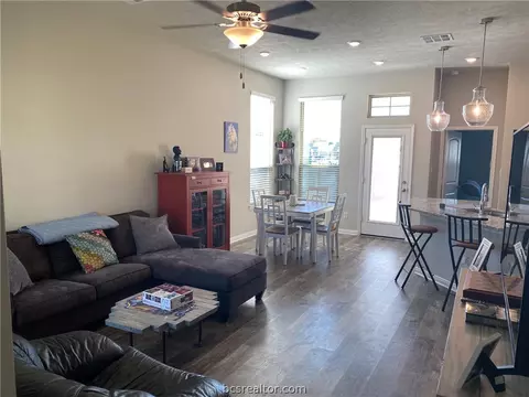 2103 Markley Dr, Bryan, TX 77807 photo 5