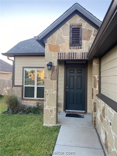 2103 Markley Dr, Bryan, TX 77807 photo 2