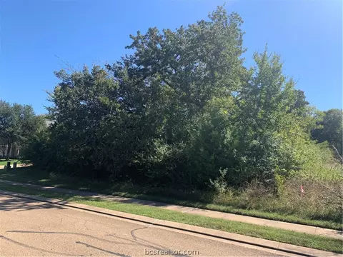 3216 Walnut Creek Ct, Bryan, TX 77807 photo 2