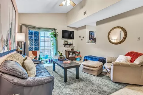 2100 Windsor Drive 22, Bryan, TX 77802 photo 5