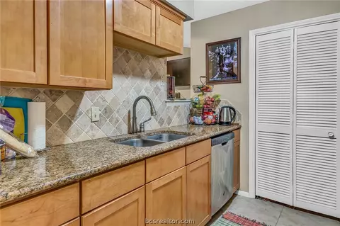 2100 Windsor Drive 22, Bryan, TX 77802 photo 3