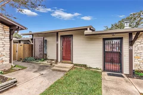 2100 Windsor Drive 22, Bryan, TX 77802 photo 1