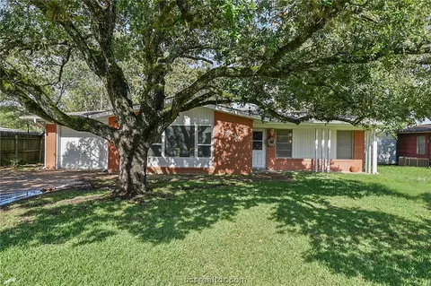 318 Dunn St, Bryan, TX 77801 photo 1