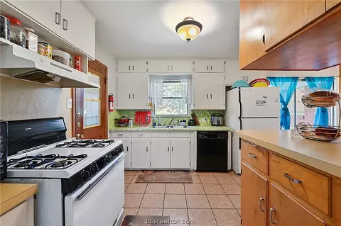 318 Dunn St, Bryan, TX 77801 photo 7