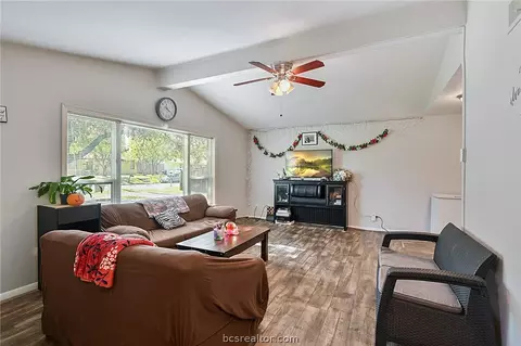 318 Dunn St, Bryan, TX 77801 photo 4