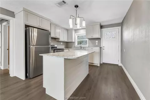 800 Oak St, Bryan, TX 77802 photo 6