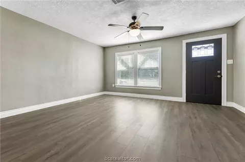 800 Oak St, Bryan, TX 77802 photo 3