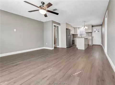 800 Oak St, Bryan, TX 77802 photo 5