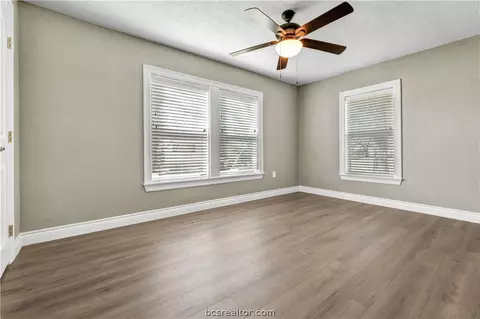 800 Oak St, Bryan, TX 77802 photo 18