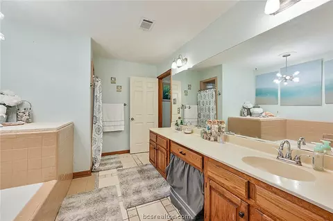 2526 Arbor Dr, Bryan, TX 77802 photo 9