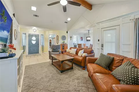 2526 Arbor Dr, Bryan, TX 77802 photo 3