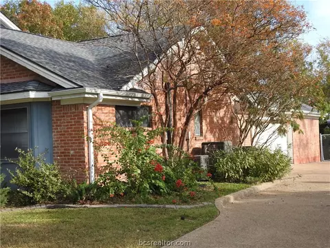 3603 Stillmeadow, Bryan, TX 77802 photo 4