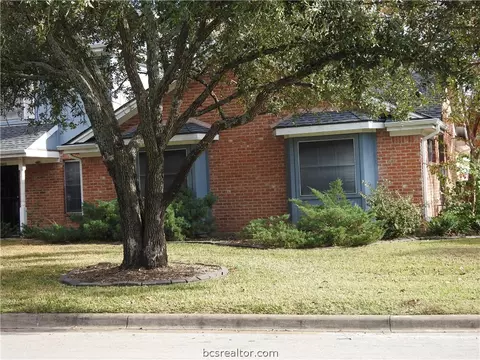 3603 Stillmeadow, Bryan, TX 77802 photo 2