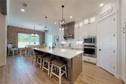 1620 Bennett St, Bryan, TX 77802 photo 2