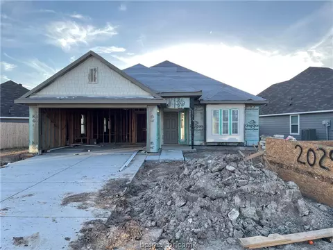 2029 Kathryn Dr, Bryan, TX 77807 photo 2