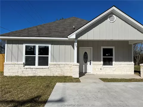 1100 Henderson St, Bryan, TX 77803 photo 1