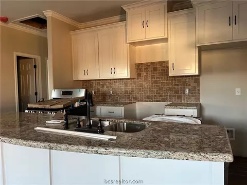 1100 Henderson St, Bryan, TX 77803 photo 7