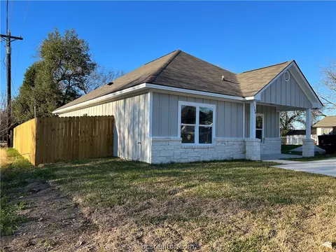 1100 Henderson St, Bryan, TX 77803 photo 2