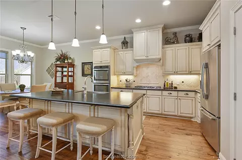 3324 Covington Ct, Bryan, TX 77808 photo 9