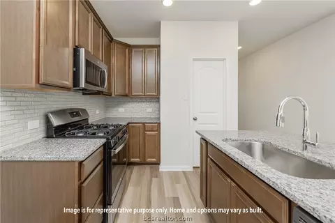 3009 Stevens Dr, Bryan, TX 77803 photo 4