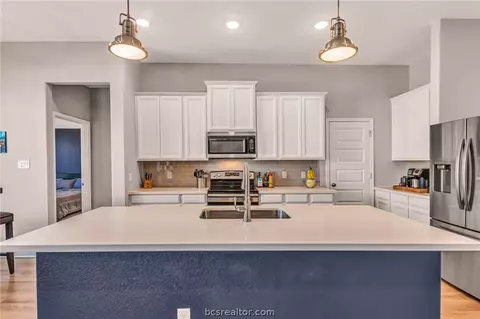 3153 Normandy, Bryan, TX 77808 photo 7