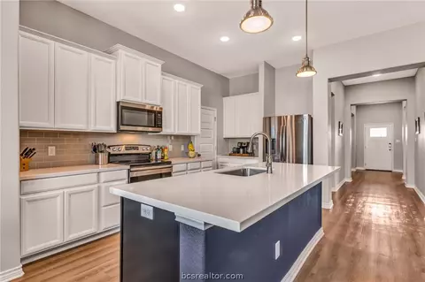 3153 Normandy, Bryan, TX 77808 photo 8