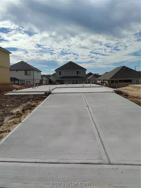 970 Rice Dr, Bryan, TX 77803 photo 2