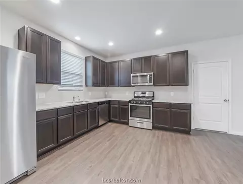 970 Rice Dr, Bryan, TX 77803 photo 8