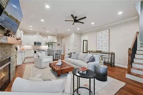2806 Maroon Ct, Bryan, TX 77807 photo 5