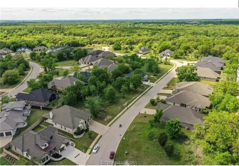2939 Boxelder Dr, Bryan, TX 77807 photo 3