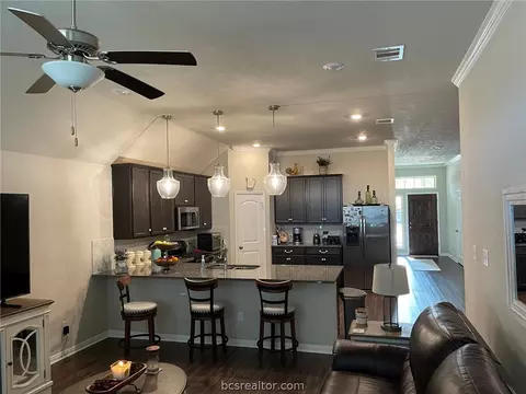 4271 Harding, Bryan, TX 77802 photo 4