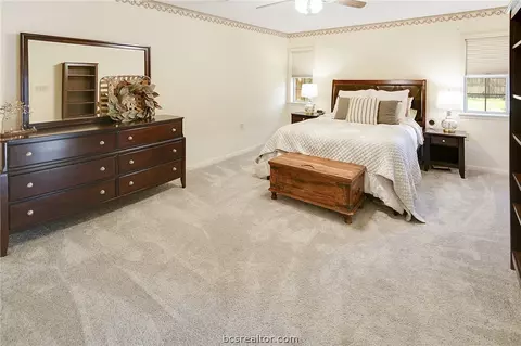 4605 Locksford Dr, Bryan, TX 77802 photo 4