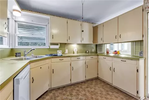 307 May St, Bryan, TX 77802 photo 9