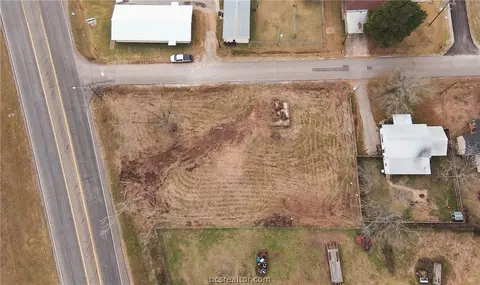 702 W Us Highway 79, Franklin, TX 77856