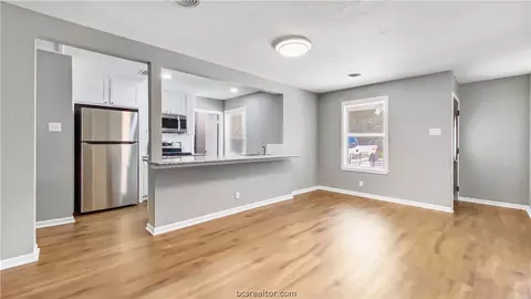 500 Olive St, Bryan, TX 77801 photo 2