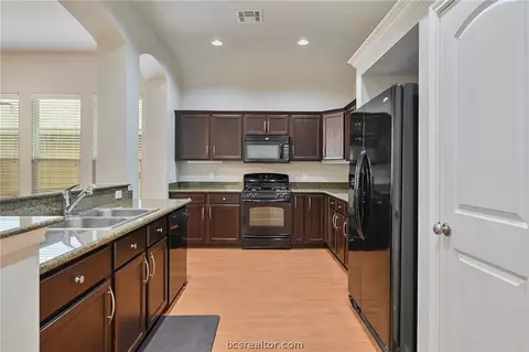 2033 Mountain Wind Loop, Bryan, TX 77807 photo 4