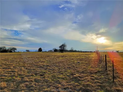 8731 S Hickory Loop, Calvert, TX 77837 photo 13