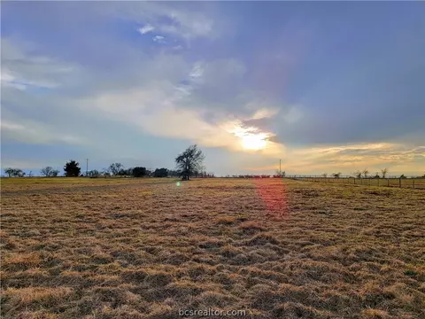 8731 S Hickory Loop, Calvert, TX 77837 photo 12