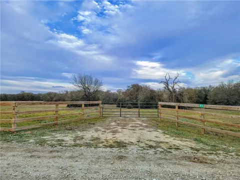 8731 S Hickory Loop, Calvert, TX 77837 photo 6