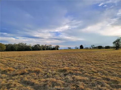 8731 S Hickory Loop, Calvert, TX 77837 photo 5