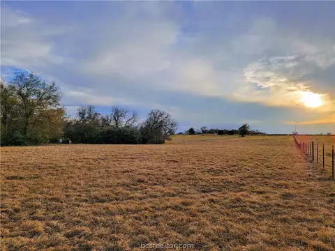 8731 S Hickory Loop, Calvert, TX 77837 photo 17