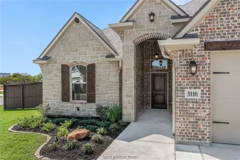 5015 Grayson Way, Bryan, TX 77802 photo 2