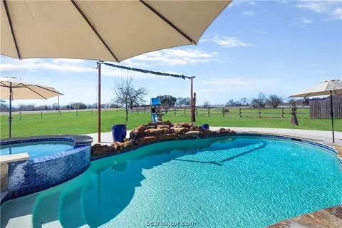 7632 Los Lobos Dr, Bryan, TX 77808 photo 30