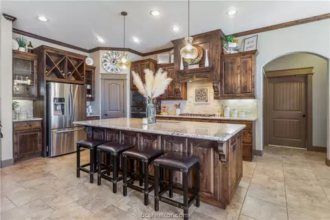 7632 Los Lobos Dr, Bryan, TX 77808 photo 10