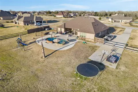 7632 Los Lobos Dr, Bryan, TX 77808 photo 37
