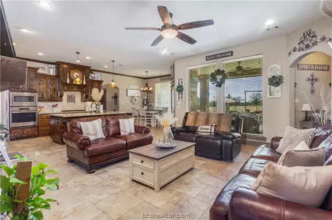 7632 Los Lobos Dr, Bryan, TX 77808 photo 7